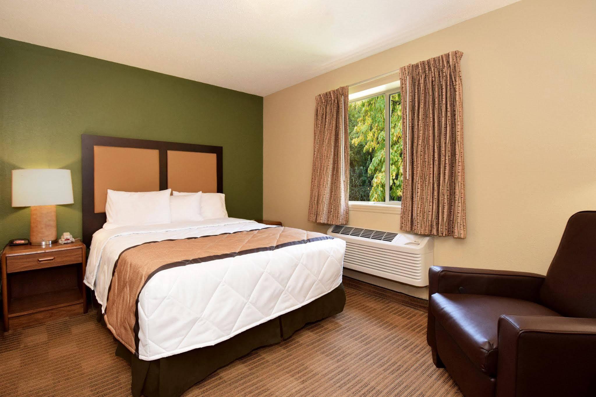 Extended Stay America Suites - Jackson - Риджленд Экстерьер фото